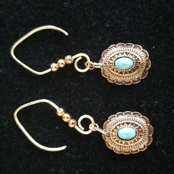 Necklace and  Matching Earrings - Picture 3 of 7